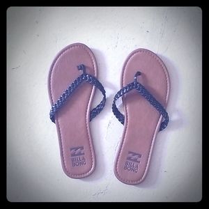 3/$20 🔥 Billabong black weave flip flops